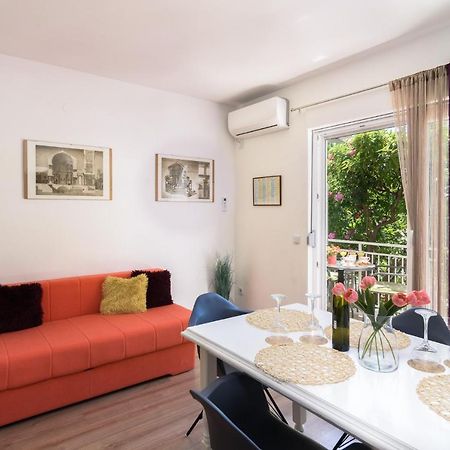 Apartments Mare Trogir Bagian luar foto
