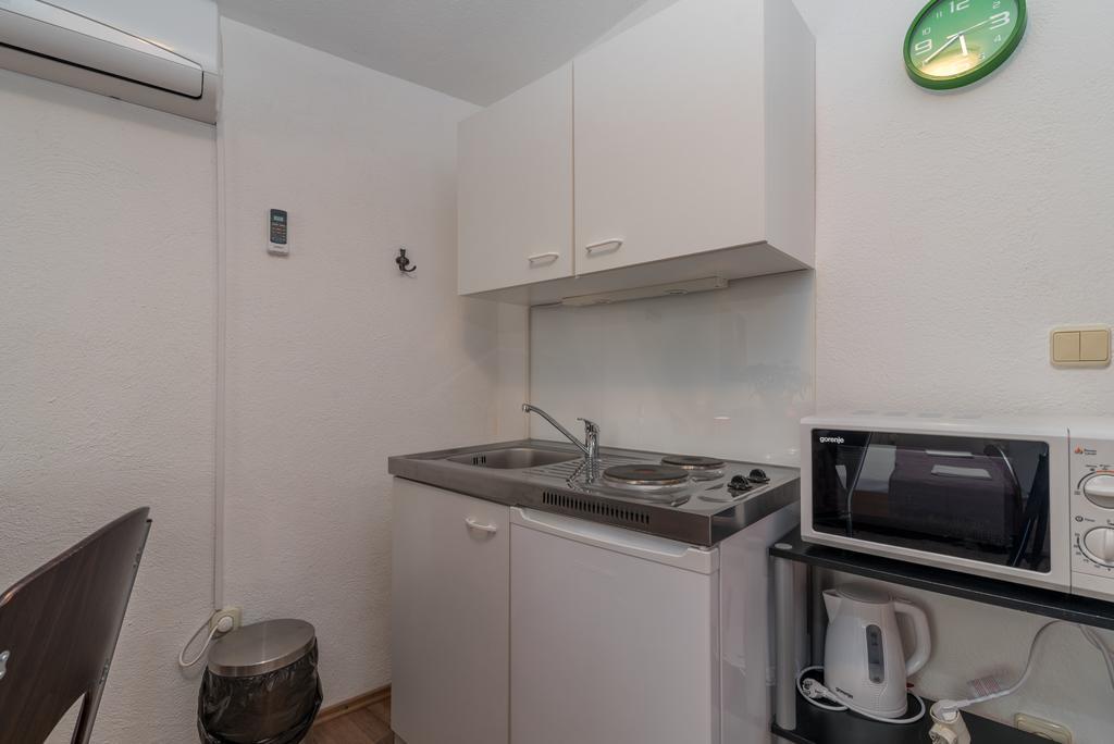 Apartments Mare Trogir Bagian luar foto
