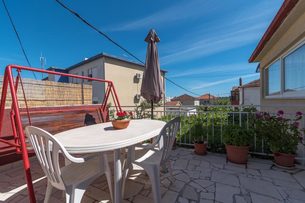 Apartments Mare Trogir Bagian luar foto