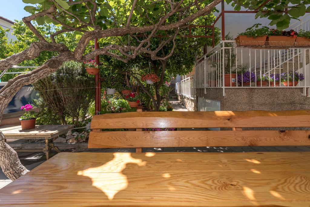Apartments Mare Trogir Bagian luar foto